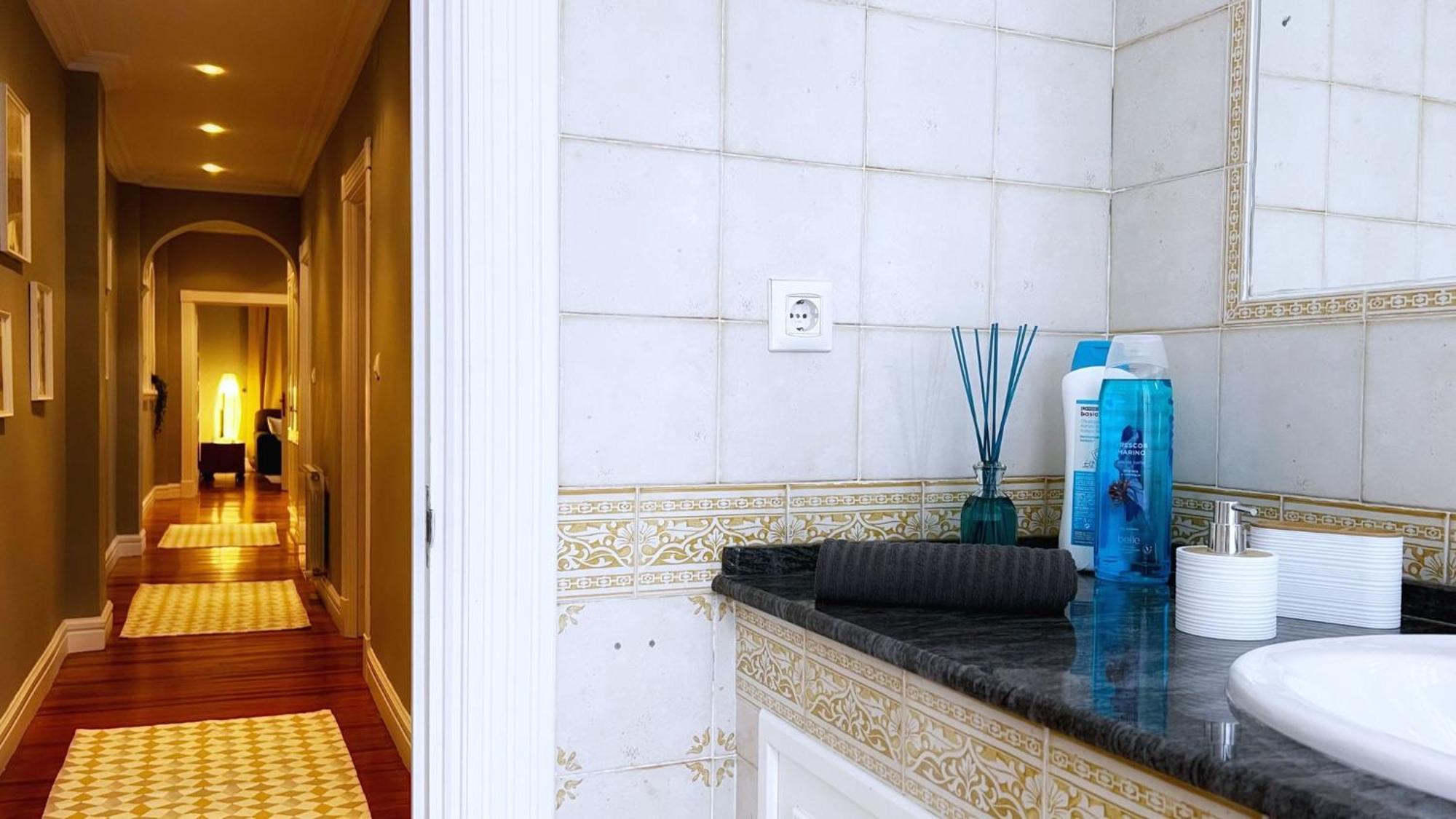 Centrica Y Amplia Vivienda Turistica Con Wifi Bilbau Exterior foto